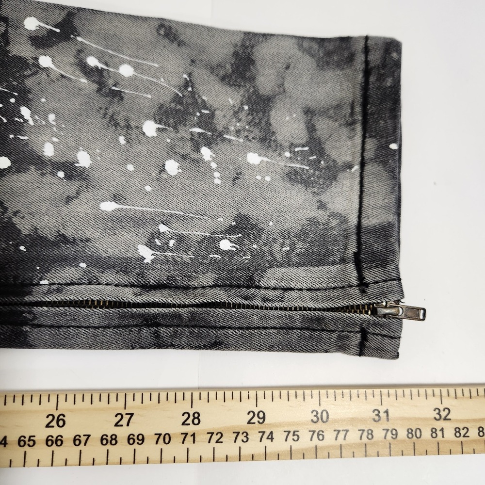 Black Skinny Flex Mens Jeans Sz 30x32 Distressed Paint Splatter Grunge Y2K Punk - Picture 11 of 12